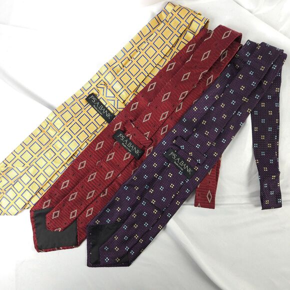 3 Jos A Bank Geometric Made In Italy Silk Ties 4" x 59" - Picture 2 of 11